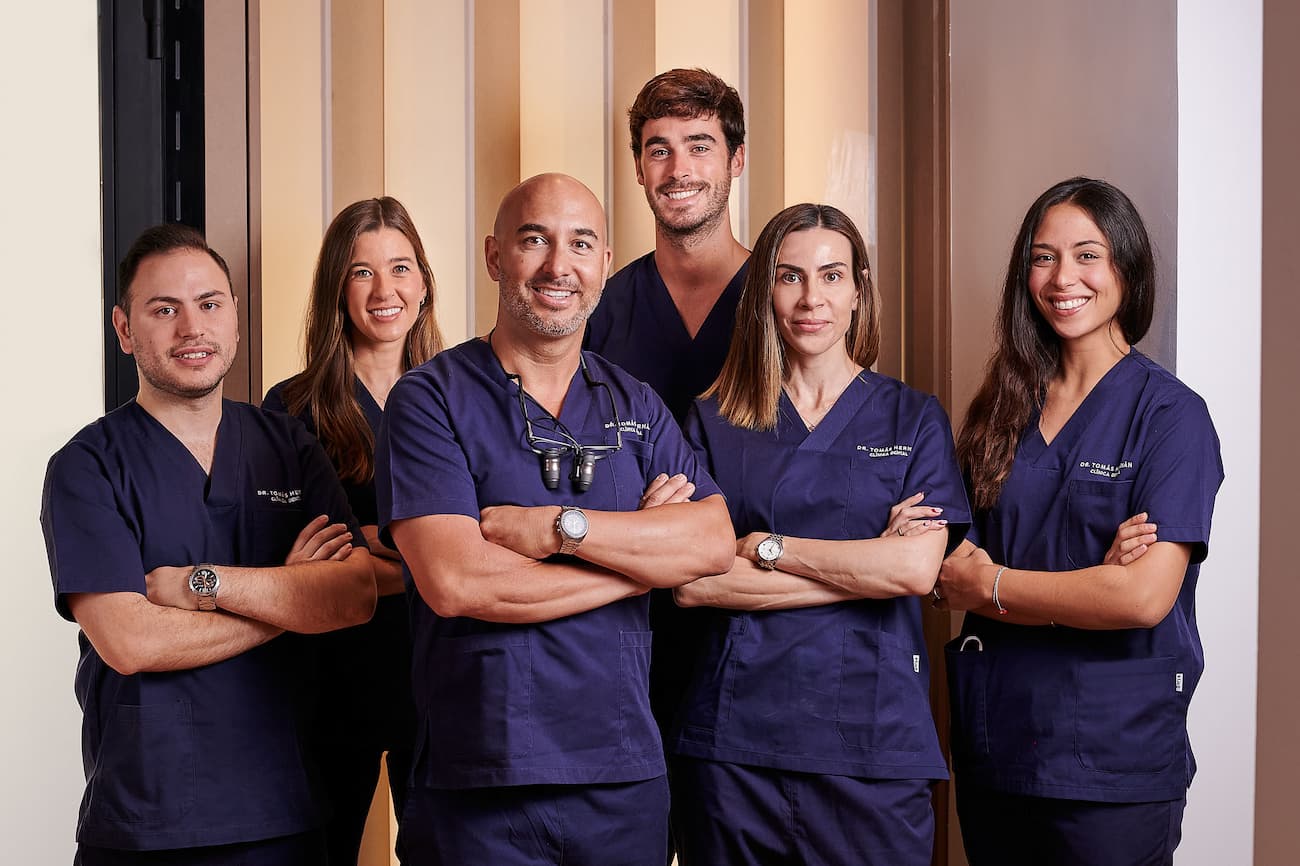 CLÍNICA DENTAL CARABANCHEL Equipo de la Clínica Dental Dr. Tomás Hernán