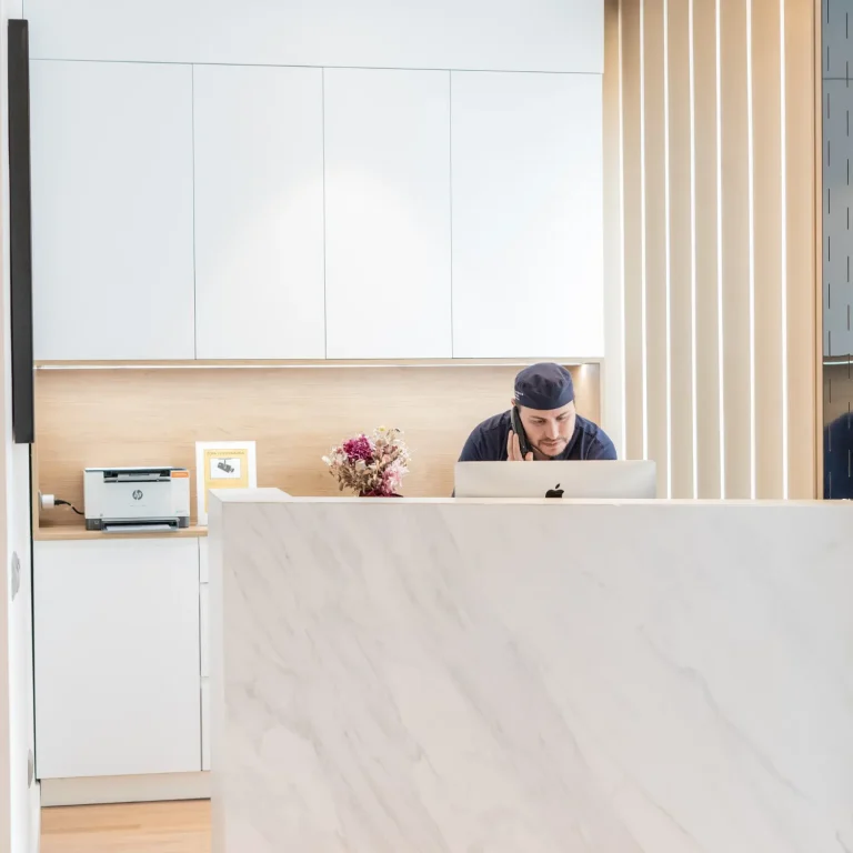 recepción clínica dental carabanchel